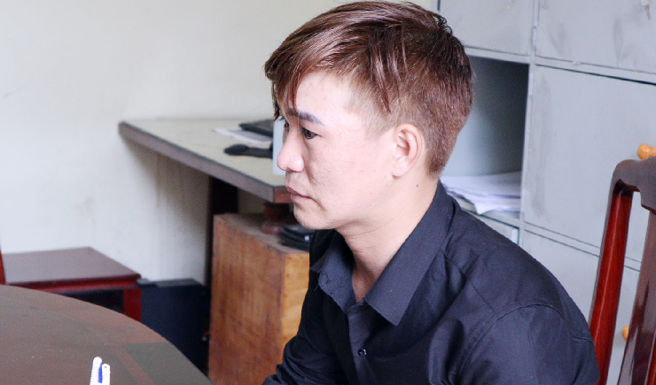 vua leo len xe bo chay ten trom bi nguoi phu nu nam co ao keo nga xuong duong 3