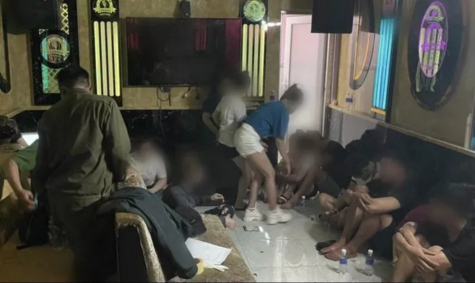 tiec ma tuy mung sinh nhat trong quan karaoke massage thuong thuong 2 tiec ma tuy mung sinh nhat trong quan karaoke massage thuong thuong 2