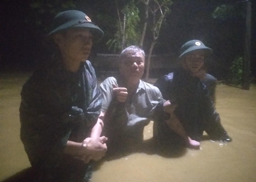 mua nhu trut nuoc o nghe an trang dem di tan nguoi dan den noi an toan mua nhu trut nuoc o nghe an trang dem di tan nguoi dan den noi an toan