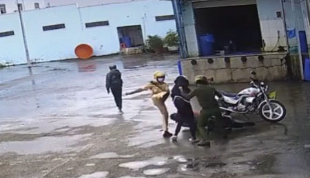 vu clip canh sat danh nguoi thieu nien 16 tuoi bi danh noi gi vu clip canh sat danh nguoi thieu nien 16 tuoi bi danh noi gi