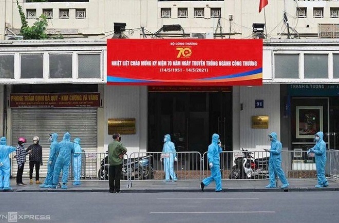 ha noi phong toa lien tiep 3 toa nha lien quan cac ca mac moi covid19 02 ha noi phong toa lien tiep 3 toa nha lien quan cac ca mac moi covid19 02