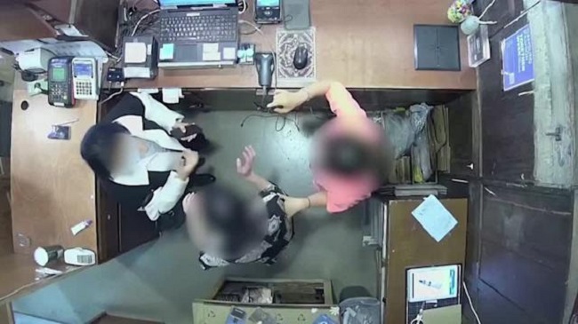 dai su bi tai han quoc bi mat chuc sau be boi tat nhan vien ban hang cua vo 02 dai su bi tai han quoc bi mat chuc sau be boi tat nhan vien ban hang cua vo 02