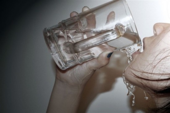 nguoi phu nu 38 tuoi bi ngo doc nang phu ne mo nao do uong nuoc de giam can 011