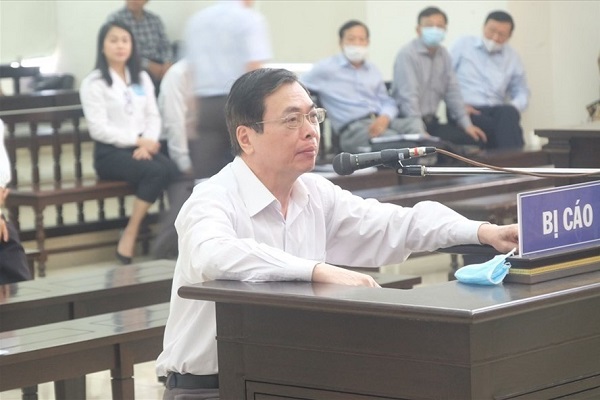 khai tru ra khoi dang ong vu huy hoang va cach chuc bi thu binh duong tran van nam 01 khai tru ra khoi dang ong vu huy hoang va cach chuc bi thu binh duong tran van nam 01