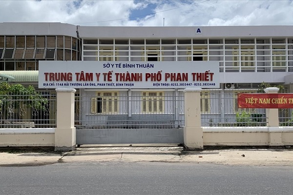 binh thuan tam dinh chi giam doc trung tam y te phan thiet vi lo la chong dich covid 19 01