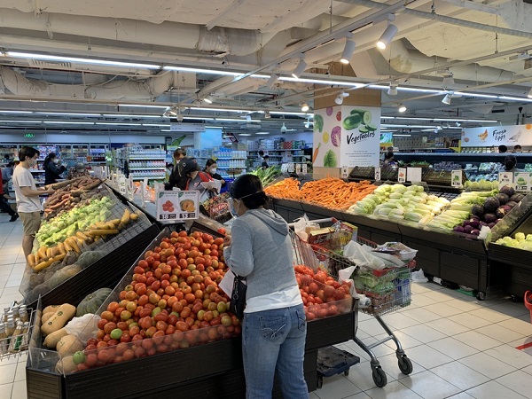 nguoi dan tp hcm do xo di mua hang hoa tich tru truoc gio siet chat gian cach 06