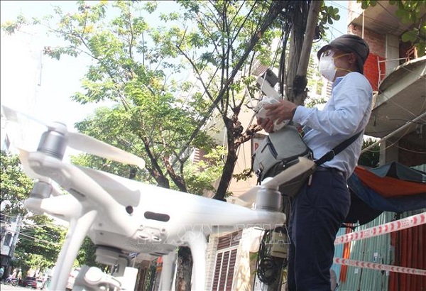 da nang su dung flycam giam sat nguoi dan chap hanh quy dinh phong chong dich 02 da nang su dung flycam giam sat nguoi dan chap hanh quy dinh phong chong dich 02