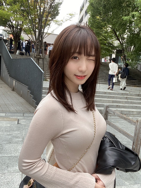 hot girl goi cam nhat ban tao tham hoa thoi trang khi dien bikine thung lo cho 01