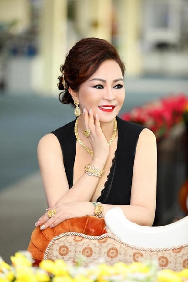 lo anh ngay xua cua ba nguyen phuong hang chang trach dai gia dung lo voi lai yeu chieu vo den vay 03