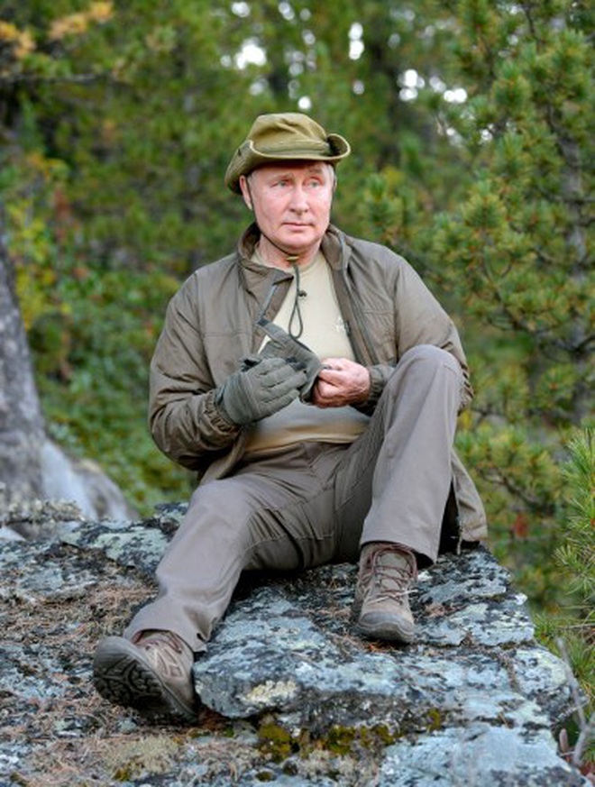 dien kremlin dang anh ong putin loi suoi cau ca o siberia sau thoi gian cach ly do covid 19 04 dien kremlin dang anh ong putin loi suoi cau ca o siberia sau thoi gian cach ly do covid 19 04