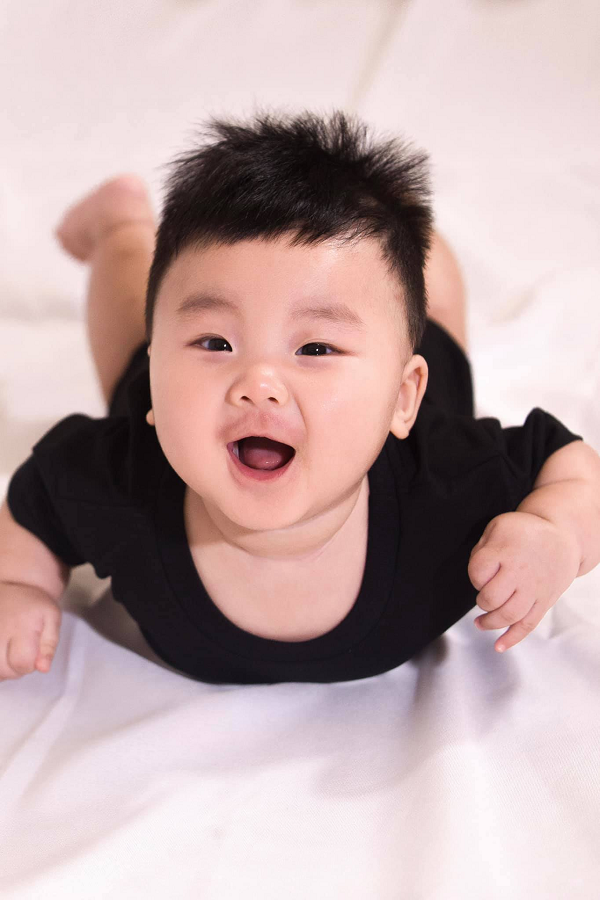 hoa minzy khien dan tinh xuc dong khi cong khai can canh bung bau chang chit vet ran khi mang thai 04 hoa minzy khien dan tinh xuc dong khi cong khai can canh bung bau chang chit vet ran khi mang thai 04
