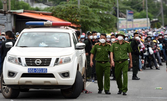dong nai to chuc dan duong cho hon 3 000 cong nhan ve que 01 dong nai to chuc dan duong cho hon 3 000 cong nhan ve que 01