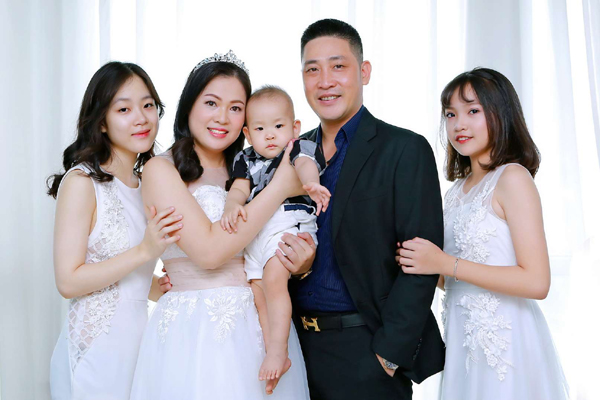 ong tan huong vi tinh than tren phim gian xao dao hoa ngoai doi chi muon o nha voi vo con 021 ong tan huong vi tinh than tren phim gian xao dao hoa ngoai doi chi muon o nha voi vo con 021