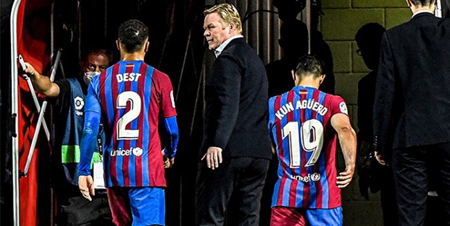 barcelona mac ca tien den bu hop dong hlv koeman khong bot 1 xu 02