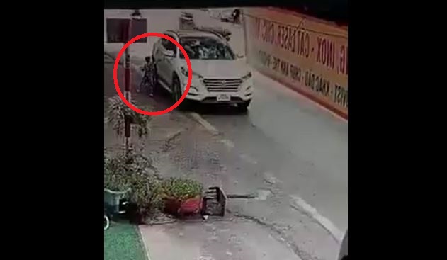 video me bat can lai o to can con trai tu vong 02