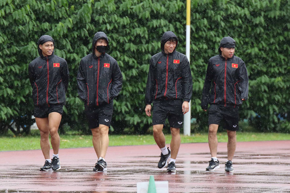 aff cup 2020 doi tuyen viet nam uot sung trong buoi tap dau tien tai singapore 01