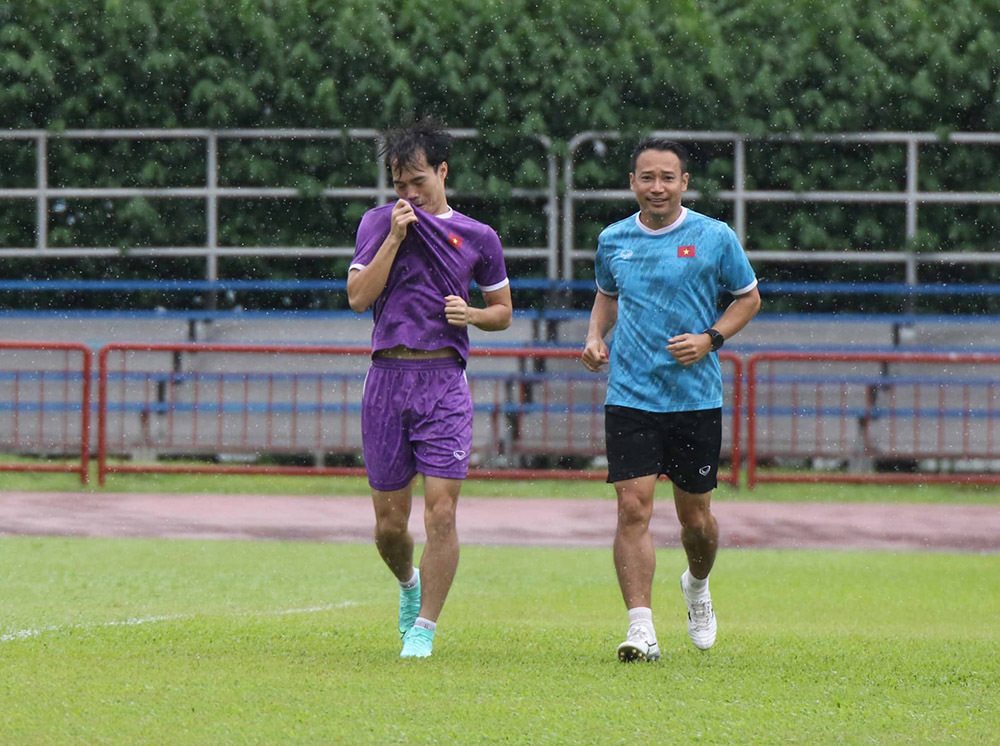 aff cup 2020 doi tuyen viet nam uot sung trong buoi tap dau tien tai singapore 03