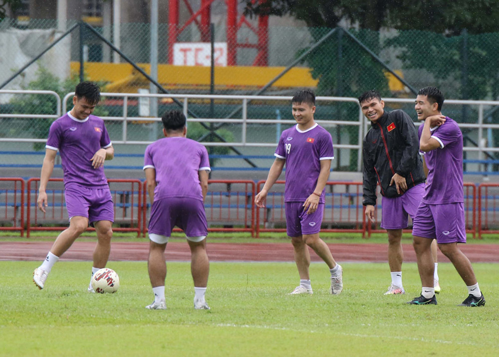 aff cup 2020 doi tuyen viet nam uot sung trong buoi tap dau tien tai singapore 04