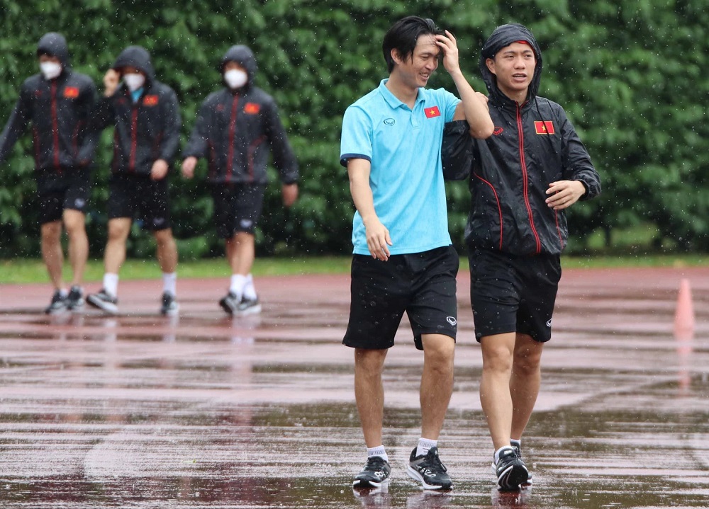 aff cup 2020 doi tuyen viet nam uot sung trong buoi tap dau tien tai singapore 05