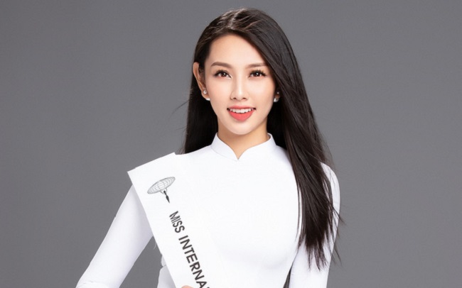 miss grand international 2021 nguyen thuc thuy tien tu qua khu buon cho den chiec vuong mien lich su 01