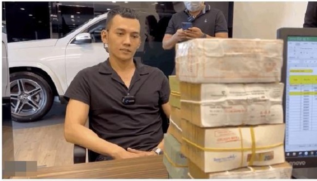 dan tinh choang vang khi phuong trinh jolie duoc chong sap cuoi chong nui tien mua xe 8 ty tang dip noel 01 dan tinh choang vang khi phuong trinh jolie duoc chong sap cuoi chong nui tien mua xe 8 ty tang dip noel 01