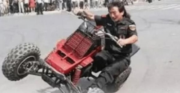 he lo lan duy nhat thanh long bat luc trong canh quay va phai nho nguoi dong the 02 he lo lan duy nhat thanh long bat luc trong canh quay va phai nho nguoi dong the 02