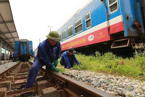 duong sat kien nghi bo tri 1 700 ty dong cai tao cau yeu tren tuyen bac nam 01