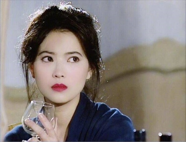 phan doi cay dang cua my nhan dep nhat xu cang thom bi 2 ong lon showbiz cuong hiep den phat dien 01 phan doi cay dang cua my nhan dep nhat xu cang thom bi 2 ong lon showbiz cuong hiep den phat dien 01