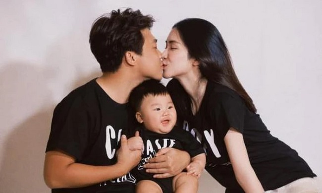 nhung khoanh khac ngot ngao cua hoa minzy ben chong thieu gia va con trai 04 nhung khoanh khac ngot ngao cua hoa minzy ben chong thieu gia va con trai 04