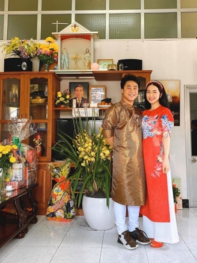 nhung khoanh khac ngot ngao cua hoa minzy ben chong thieu gia va con trai 07 nhung khoanh khac ngot ngao cua hoa minzy ben chong thieu gia va con trai 07