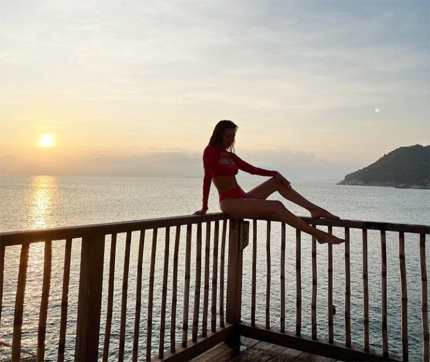 clip ninh duong lan ngoc dien bikini khoe than hinh gay me sau loat don doan nang size vong 1 03 clip ninh duong lan ngoc dien bikini khoe than hinh gay me sau loat don doan nang size vong 1 03