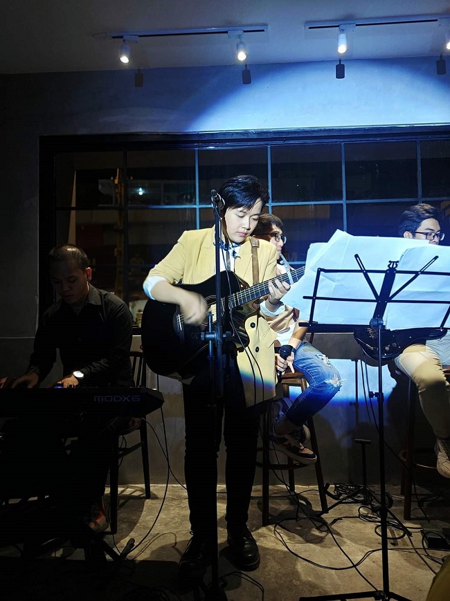 dinh uyen kham pha phan tinh cach noi loan bang ca khuc moi 03