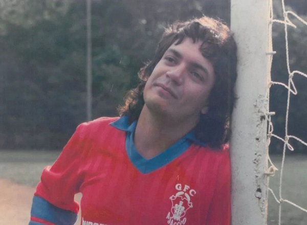 cau thu vi dai cua bong da brazil 26 nam su nghiep khong da 1 giay nhung van khien trong gioi kinh ne 01