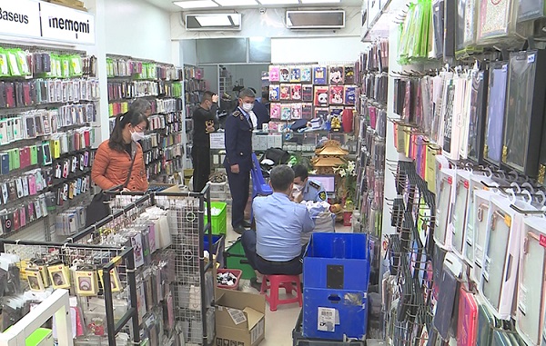 ha noi triet pha co so gia cong bien sac dien thoai rom thanh hang chinh hang 01
