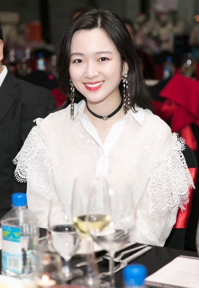 ai nu nha tan hoang minh 06