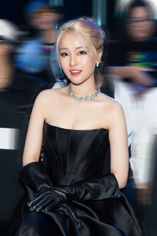 nu streamer thi hoa hau hoan vu dot mat nguoi xem voi ngoai hinh xinh dep nong bong 02 nu streamer thi hoa hau hoan vu dot mat nguoi xem voi ngoai hinh xinh dep nong bong 02