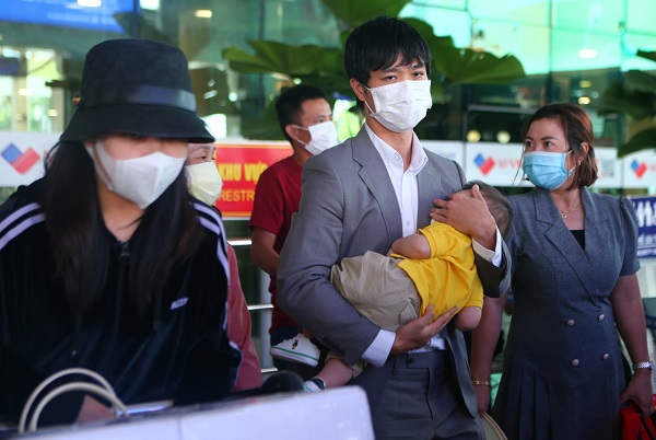 cong phuong be con cung dan sao hagl den tp hcm tham du afc champions league 02 cong phuong be con cung dan sao hagl den tp hcm tham du afc champions league 02