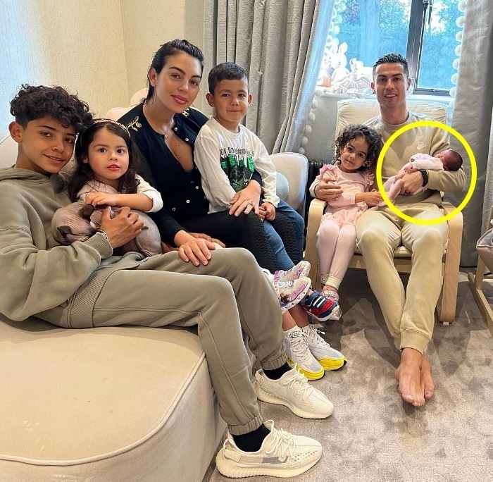 ronaldo lan dau khoe can mat con gai nho tinh yeu mai mai 02 ronaldo lan dau khoe can mat con gai nho tinh yeu mai mai 02
