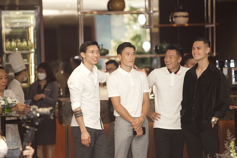 dan sao tuyen viet nam banh bao do bo dam cuoi ha duc chinh 04 dan sao tuyen viet nam banh bao do bo dam cuoi ha duc chinh 04