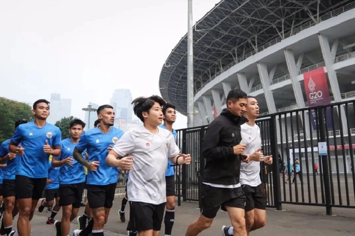 doi tuyen indonesia phai huy tap vi ly do lang xet hlv shin tae yong boi roi 01