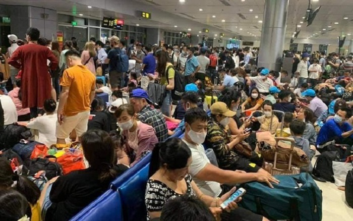 quay lam thu tuc bi loi san bay tan son nhat un u hanh khach 01 quay lam thu tuc bi loi san bay tan son nhat un u hanh khach 01