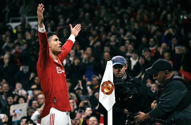 doi thu ngay cang manh nhung mu van giam chan ronaldo co the can nhac lai tuong lai 01