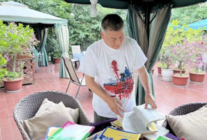 nguoi dan ong 55 tuoi truot dai hoc 26 lan o trung quoc nam sau tiep tuc thi lai 02