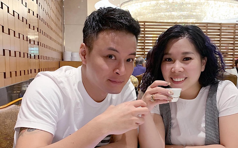 ba xa hong dang khoe khoanh khac hai huoc ma ngot ngao voi chong giua on ao bua vay 03 ba xa hong dang khoe khoanh khac hai huoc ma ngot ngao voi chong giua on ao bua vay 03