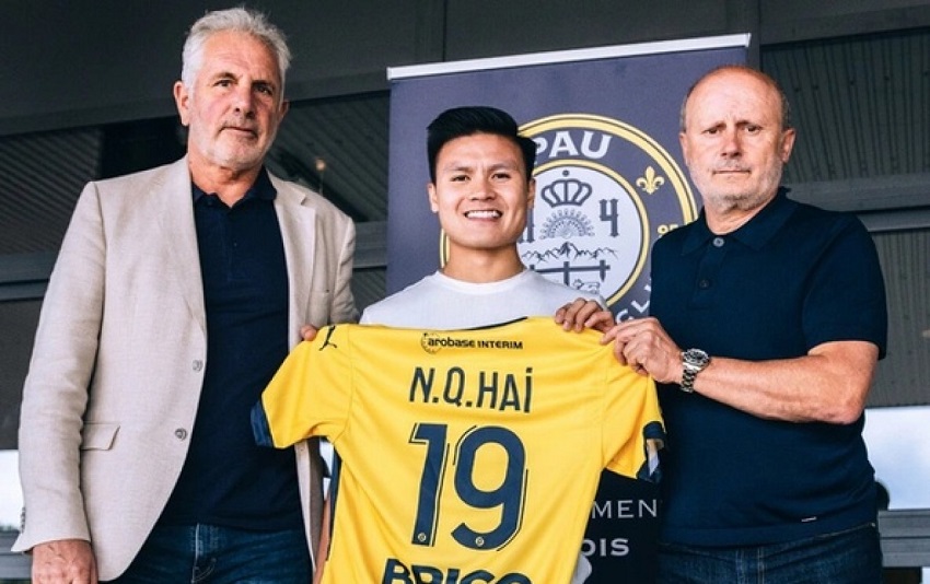 bao trung quoc binh luan ve su kien quang hai gia nhap pau fc 01