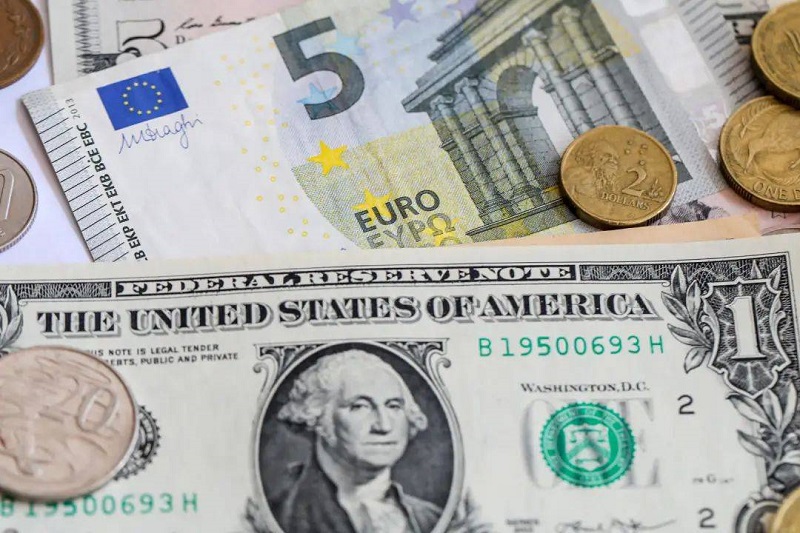 dong euro lao xuong gan bang usd anh huong den on dinh kinh te toan cau 02 dong euro lao xuong gan bang usd anh huong den on dinh kinh te toan cau 02
