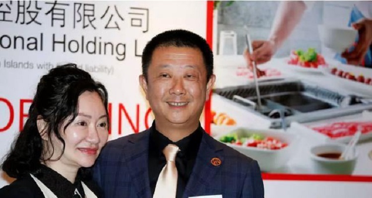 nguoi sang lap haidilao tu tiem an 4 chiec ban den de che lau huyen thoai 03 nguoi sang lap haidilao tu tiem an 4 chiec ban den de che lau huyen thoai 03