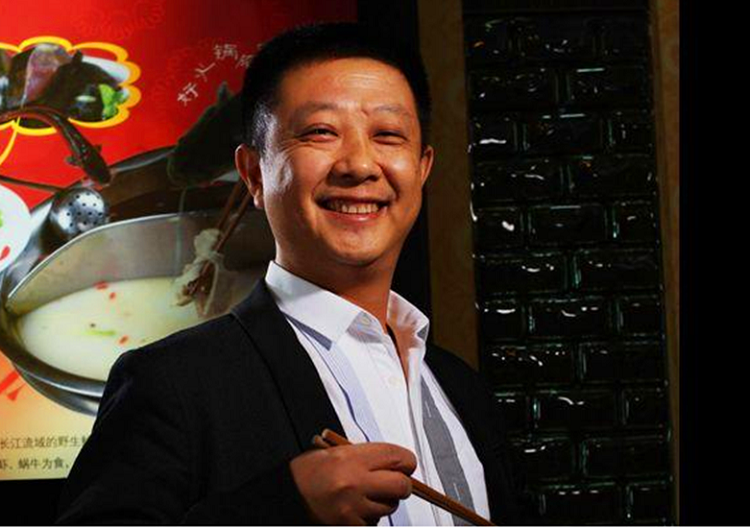 nguoi sang lap haidilao tu tiem an 4 chiec ban den de che lau huyen thoai 04 nguoi sang lap haidilao tu tiem an 4 chiec ban den de che lau huyen thoai 04