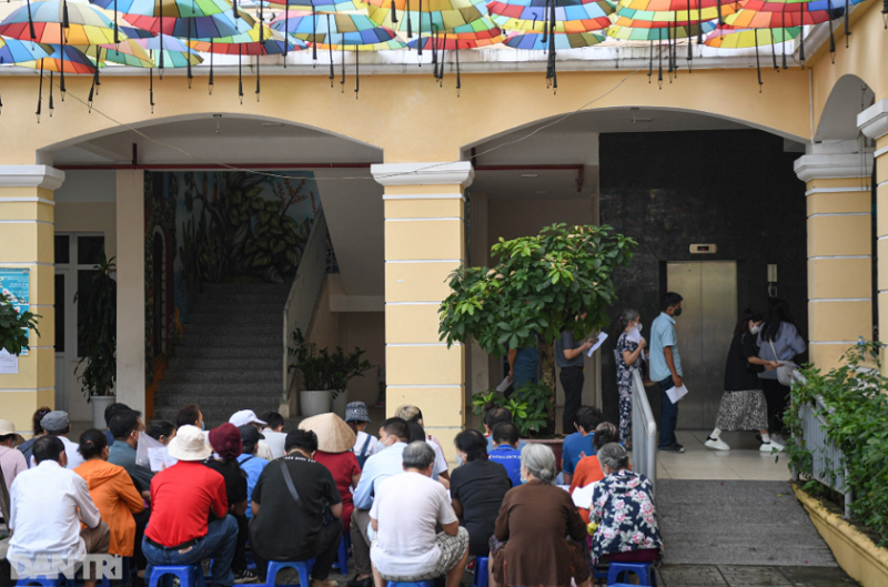 nguoi dan ha noi di tiem vaccine ngua covid 19 tro lai 06