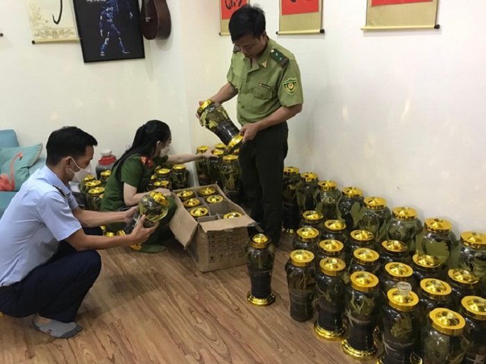 lien tuc phat hien kho ruou khong ro nguon goc ngam ho mang bo cap dong vat hoang da 02 lien tuc phat hien kho ruou khong ro nguon goc ngam ho mang bo cap dong vat hoang da 02